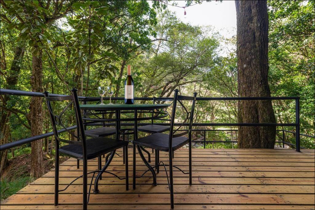 Unicorn Lodge: Direct Riverfront : Unique Experience 산제라르도 데 도타 외부 사진